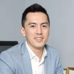 Tác giả Nguyễn Quốc Hùng